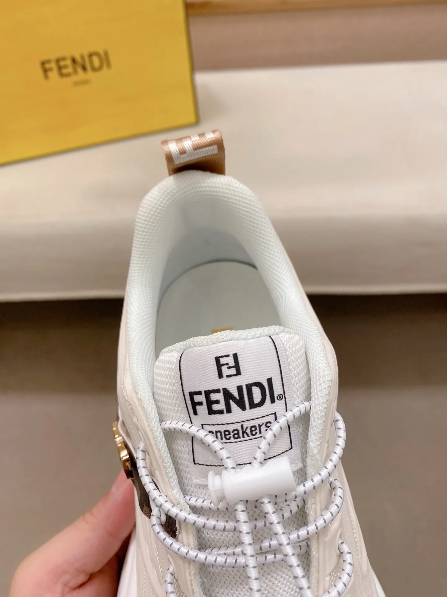Men's shoes 💰 442💰 (fendi) New high-top 👊🏻 upper 🇮🇹 imported cowhide fabric 🇩🇪 lining imported breathable mesh lining. The original outsole is molded to highlight the identity of every man, and the upper foot is elegant and stable🚶🏻🚶🏻The high-end custom counters reproduce the original version📯No matter the wind or rain, the shoe last remains unchanged and can withstand the verification of time🔍️,🔵 Size: 38-44